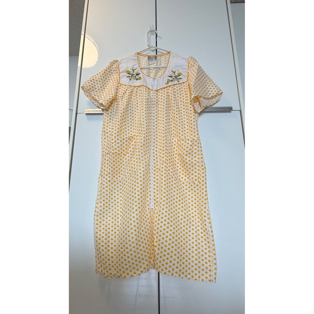 Lao Fashion Yellow Polka Dot Embroidered Zip Front House Dress Duster Medium